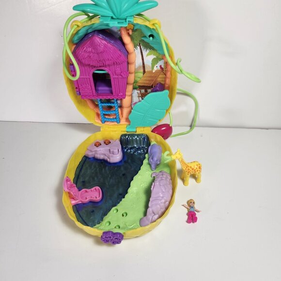 Polly Pocket Tropicool Pineapple Wearable Purse Compact Toy Playset 2019 Mattel - Picture 1 of 15